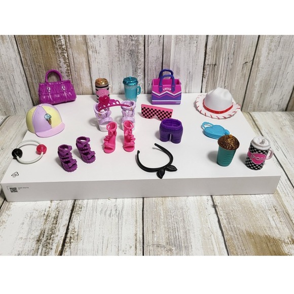 Mini Barbie  Doll Shoes Purses Hats Accessories Bundle Lot for Fashion Dolls - Picture 6 of 7